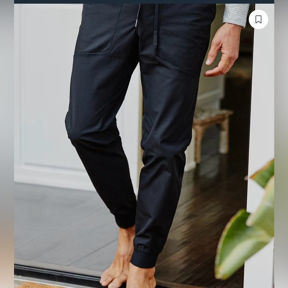 Lululemon Men’s ABC Stretch Jogger. Black  Tapered Leg and Elastic Cuffs